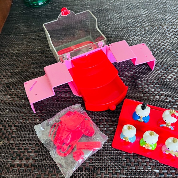 Hello Kitty Vintage Hinamatsuri Plastic Set - Picture 5 of 11